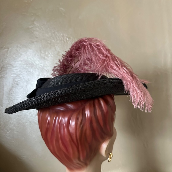 FETCHING 1950s' BLACK STRAW HAT - PINK OSTRICH FEATHER + STRAW BOW & PINK BEAD - Picture 6 of 12